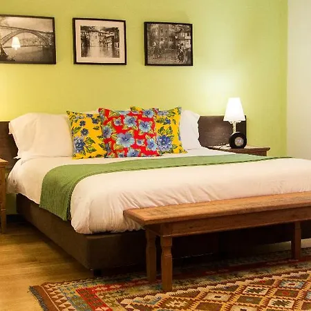 Miragaia House بيت ضيافة